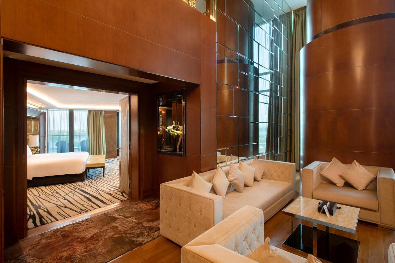 The Meydan Hotel Dubai Exterior foto A suite at the hotel