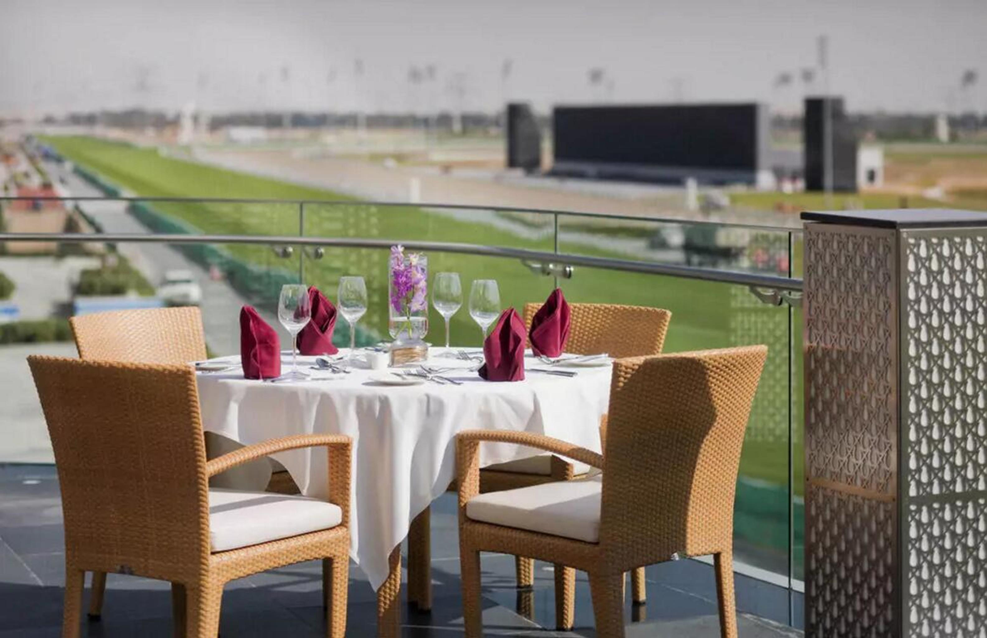 The Meydan Hotel Dubai Exterior foto The Sky Restaurant