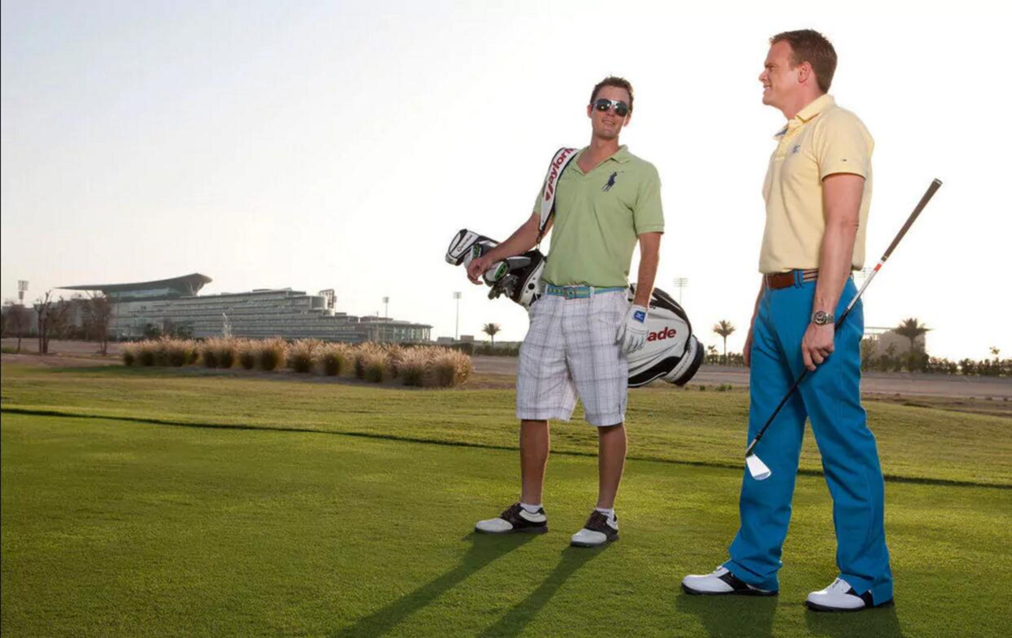 The Meydan Hotel Dubai Exterior foto Golfers at Desert Mountain Golf Course