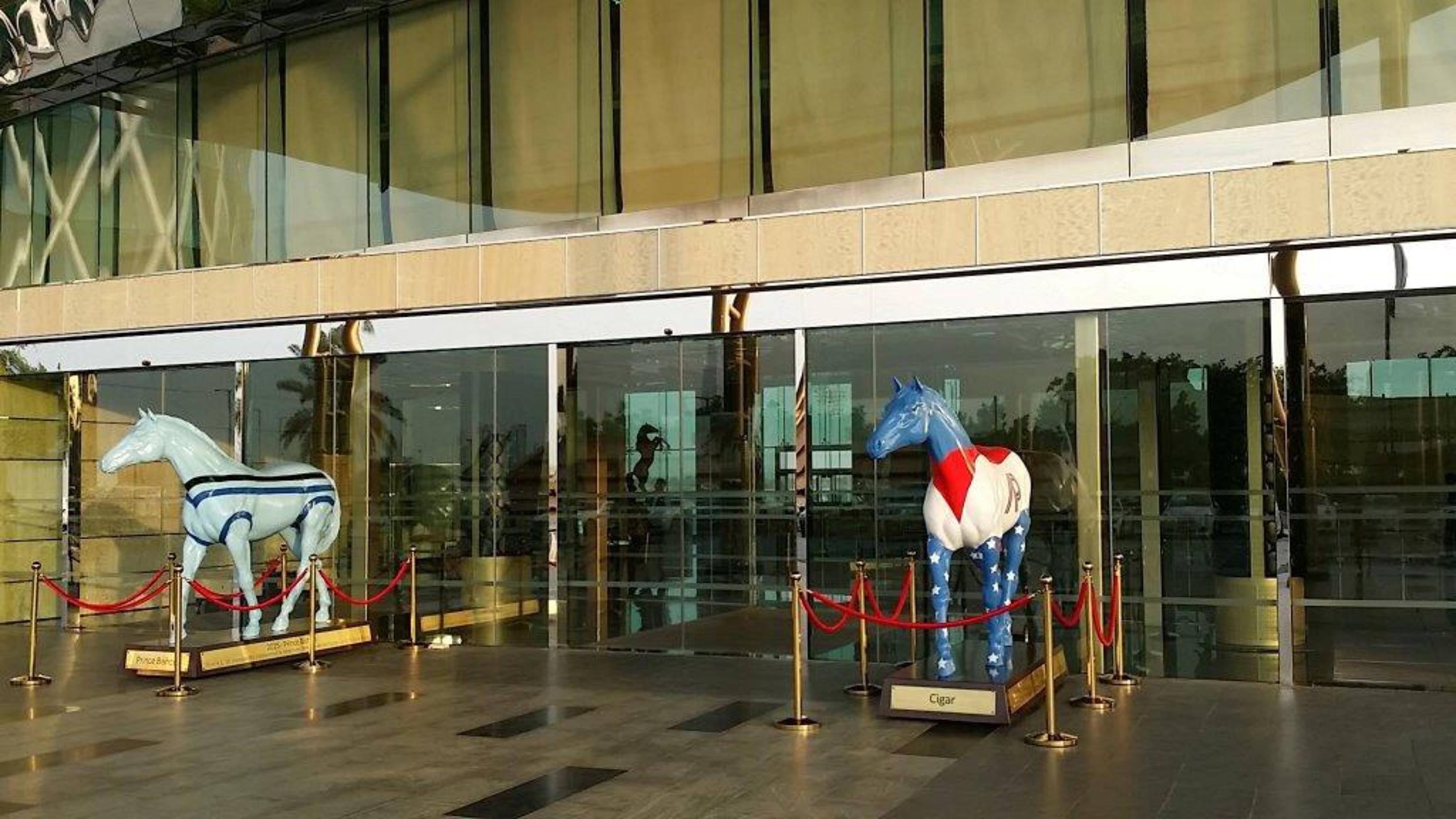 The Meydan Hotel Dubai Exterior foto The entrance of the museum
