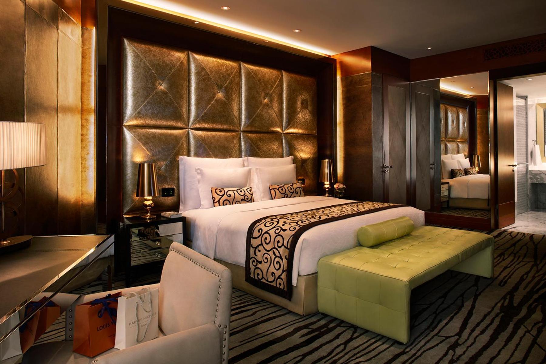 The Meydan Hotel Dubai Exterior foto A room at the Mandarin Oriental, Bangkok