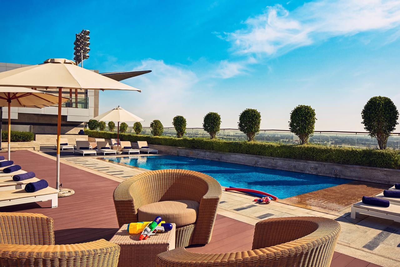 The Meydan Hotel Dubai Exterior foto Rooftop pool